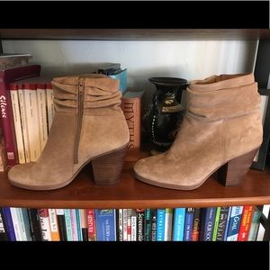 Vince Camuto Tan Suede Booties Size 10